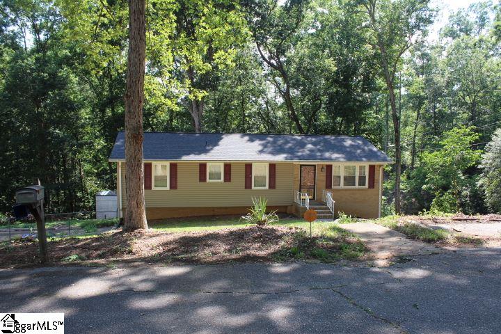 Property image 1 at 105 Birchbark Drive, Greenville, SC 29611