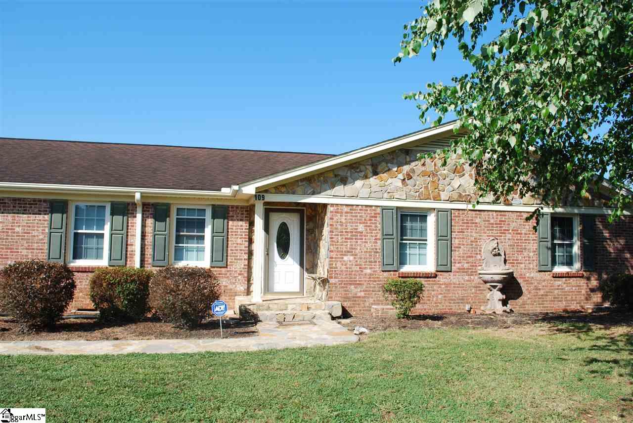 Property image 1 at 109 whitestone Avenue, Mauldin, SC 29662