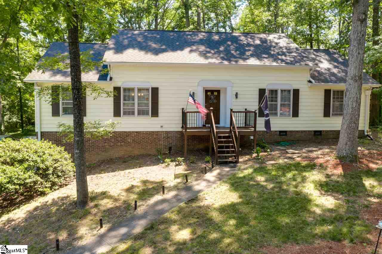 Property image 1 at 110 Holly Hill Lane, Simpsonville, SC 29681