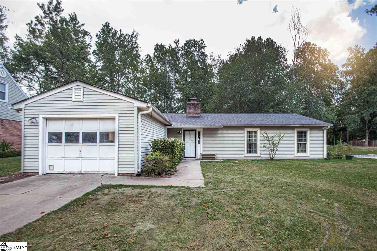 Property image 1 at 32 Oak Glen Drive, Greenville, SC 29607