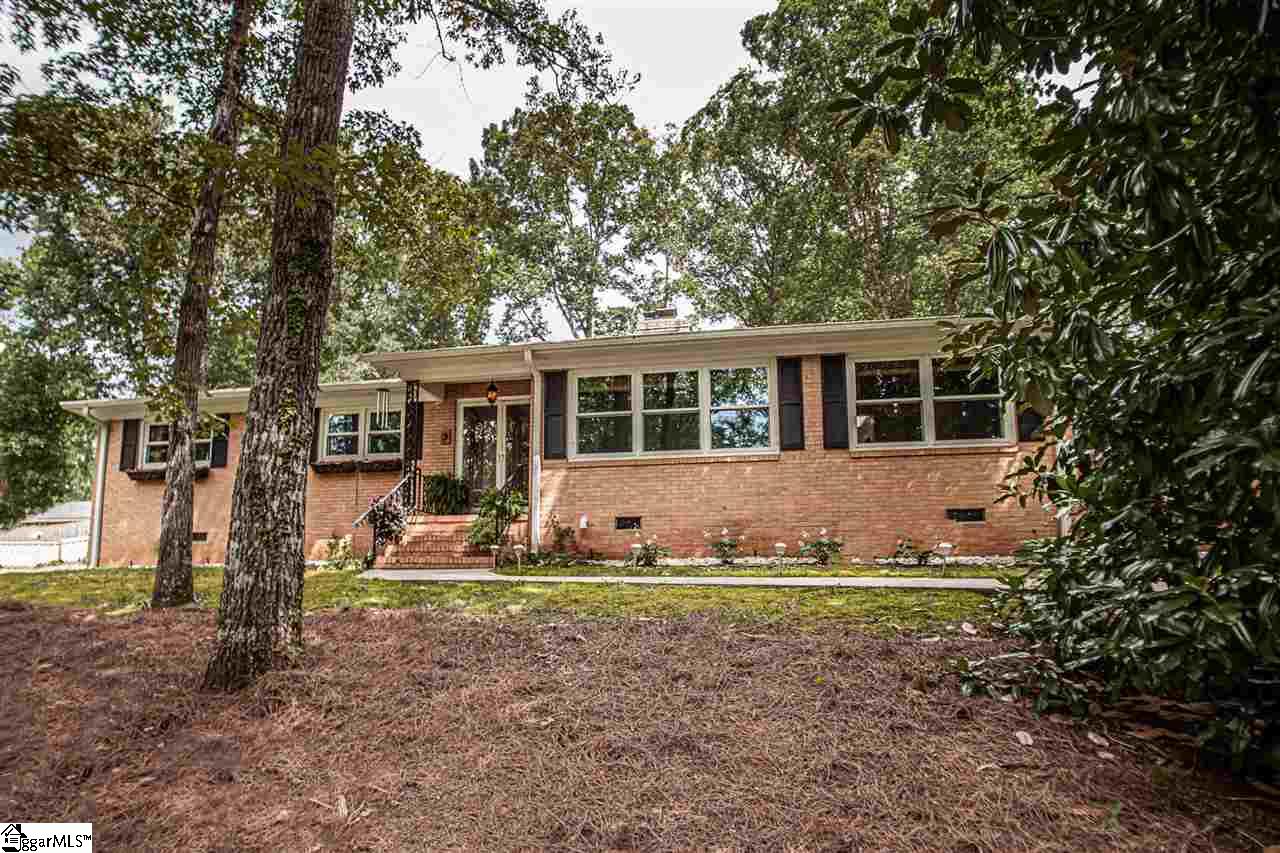 Property image 1 at 3 Oakleaf Drive, Taylors, SC 29687