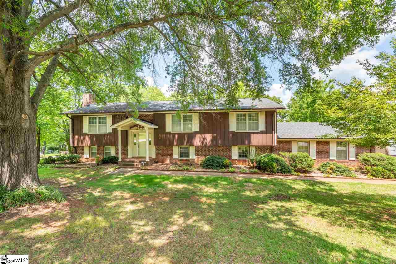 Property image 1 at 102 Colony Road, Travelers Rest, SC 29690