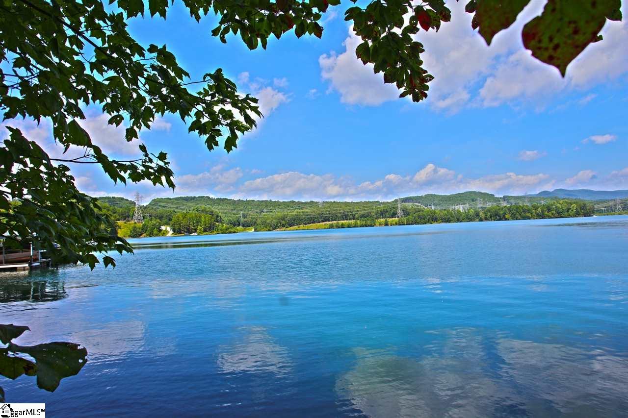 5 Jocassee Point Road