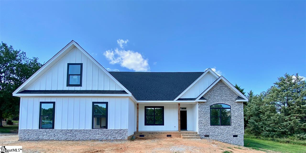 Property image 1 at 361 Royal Burgess Drive, Campobello, SC 29322