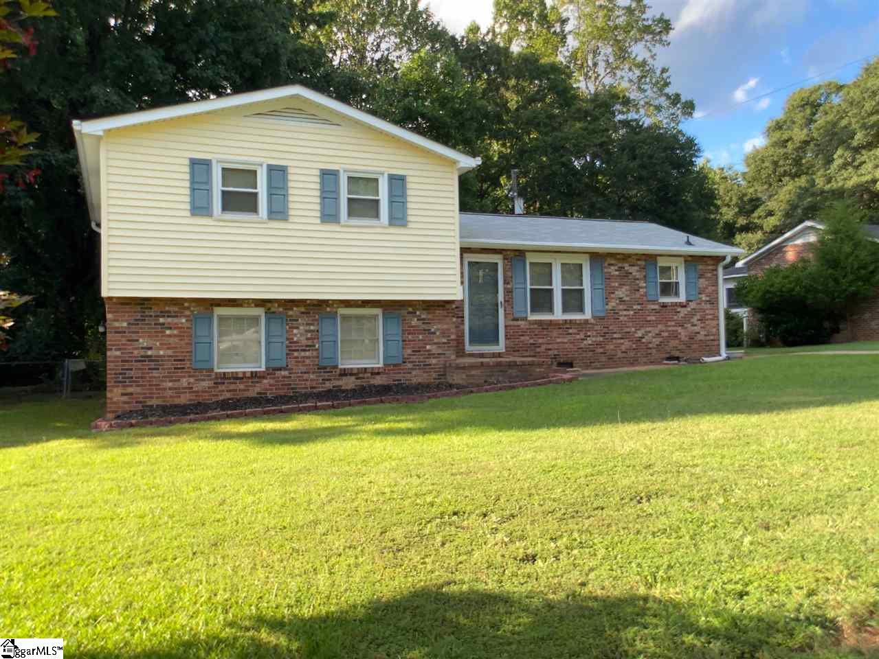 Property image 1 at 303 Florence Drive, Simpsonville, SC 29681-2220