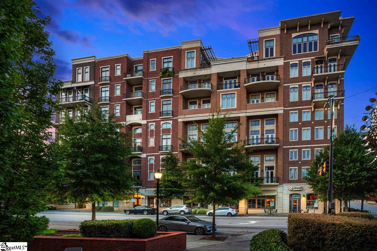 Property image 1 at 111 E Mcbee Avenue, Greenville, SC 29601