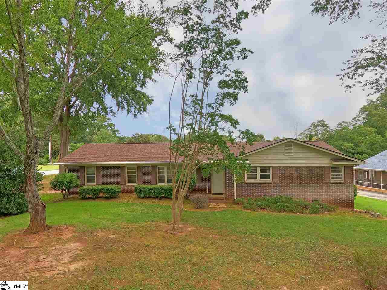 Property image 1 at 301 Hickory Lane, Mauldin, SC 29662