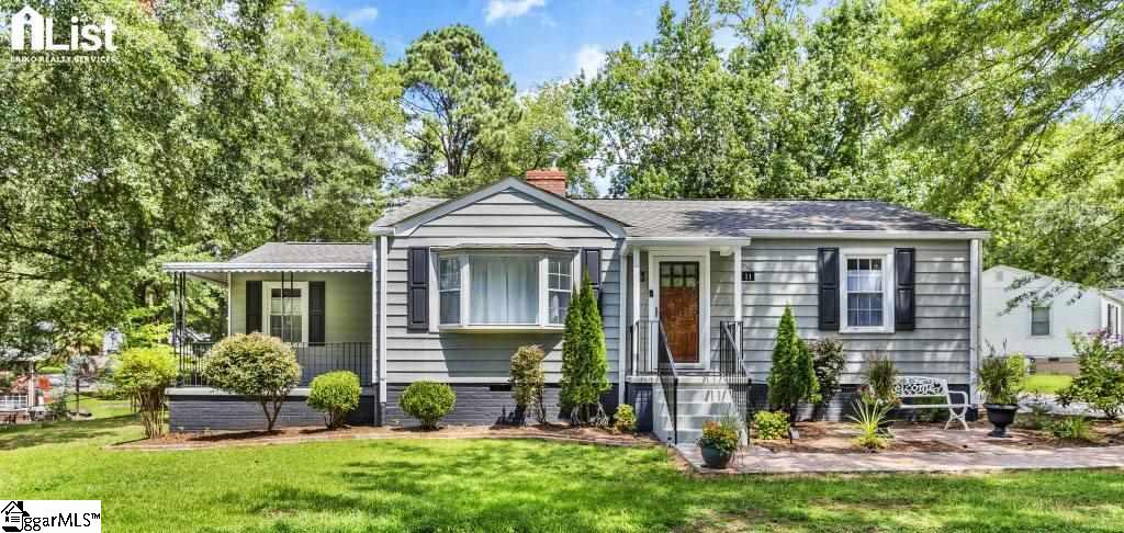 Property image 1 at 11 Auburn Circle, Greenville, SC 29607
