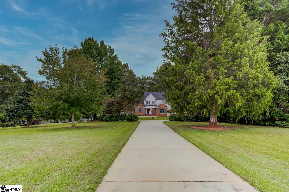 Property image 1 at 300 Bass Cove Drive, Taylors, SC 29687