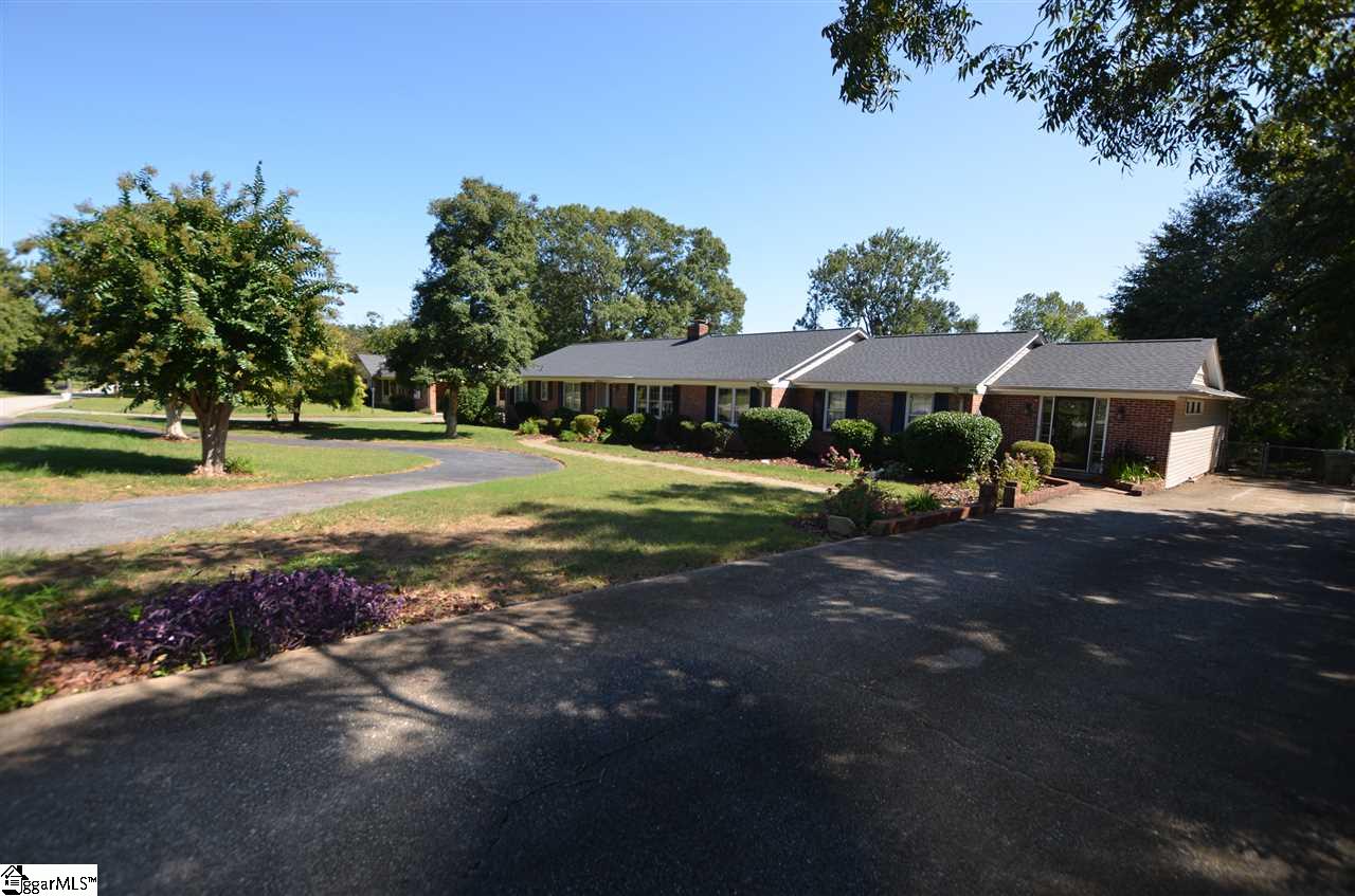 Property image 1 at 108 Sunline Place, Spartanburg, SC 29307