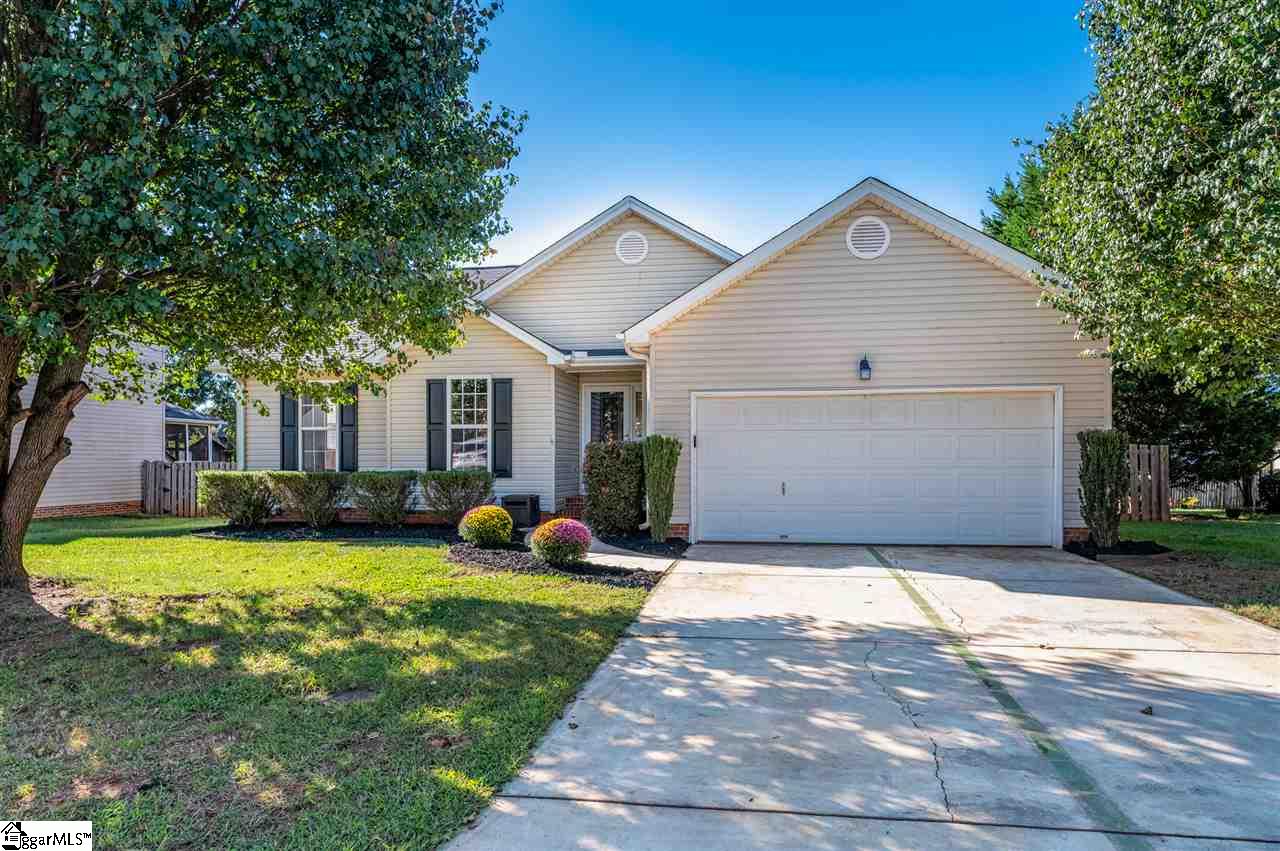 Property image 1 at 11 Leighton Court, Simpsonville, SC 29680-7049