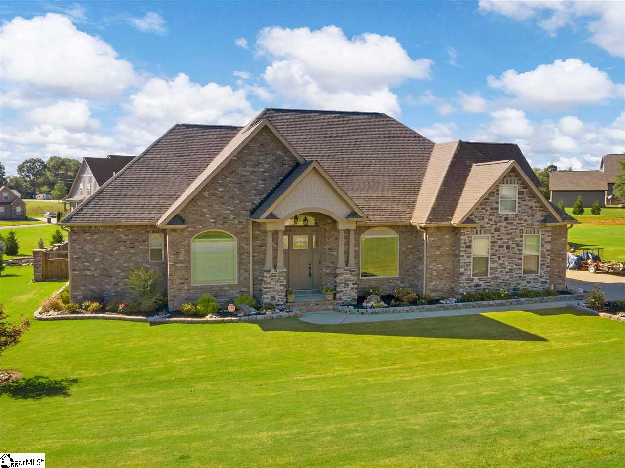 Property image 1 at 321 LaNovia Court, Boiling Springs, SC 29316