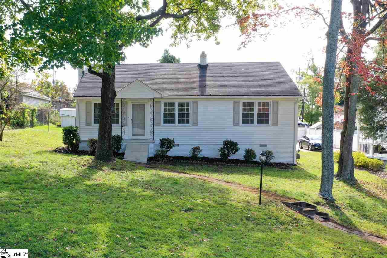 Property image 1 at 102 Bradley Boulevard, Greenville, SC 29609