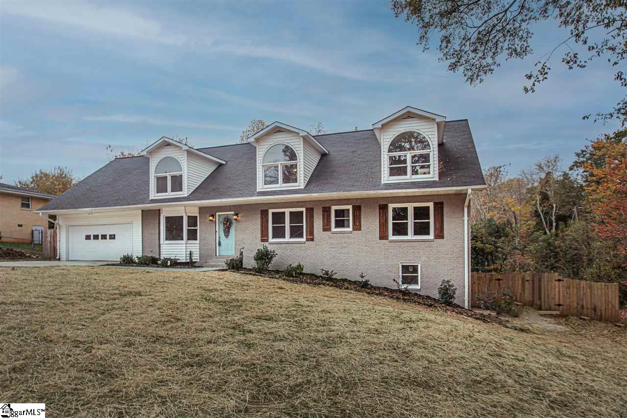 Property image 1 at 202 Parkdale Drive, Greenville, SC 29611