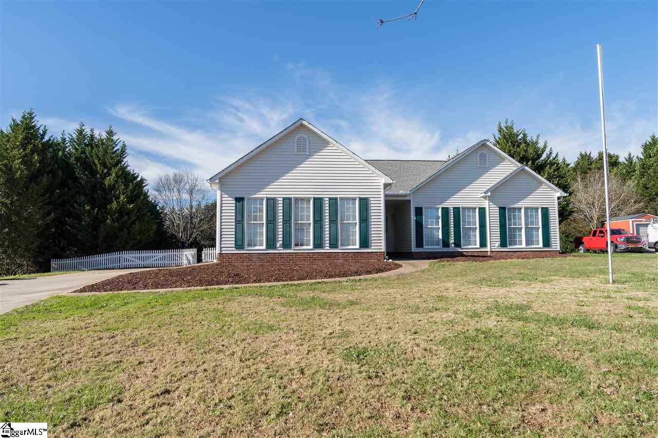 Property image 1 at 322 W Autumn Ridge Road, Moore, SC 29369