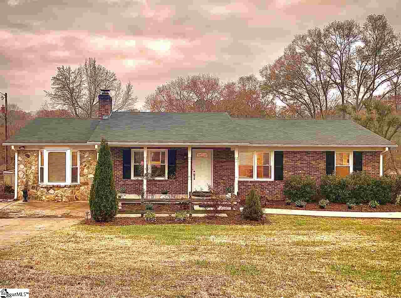 Property image 1 at 105 Lakeside Lane, Liberty, SC 29657