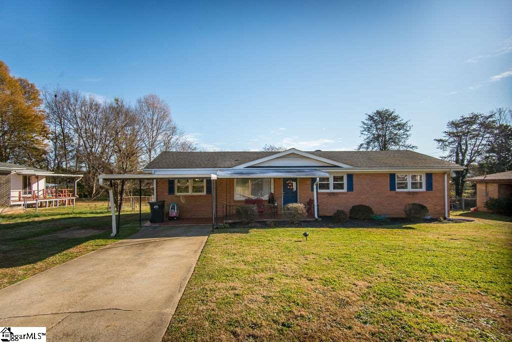 Property image 1 at 3 Woodridge Drive, Greenville, SC 29611