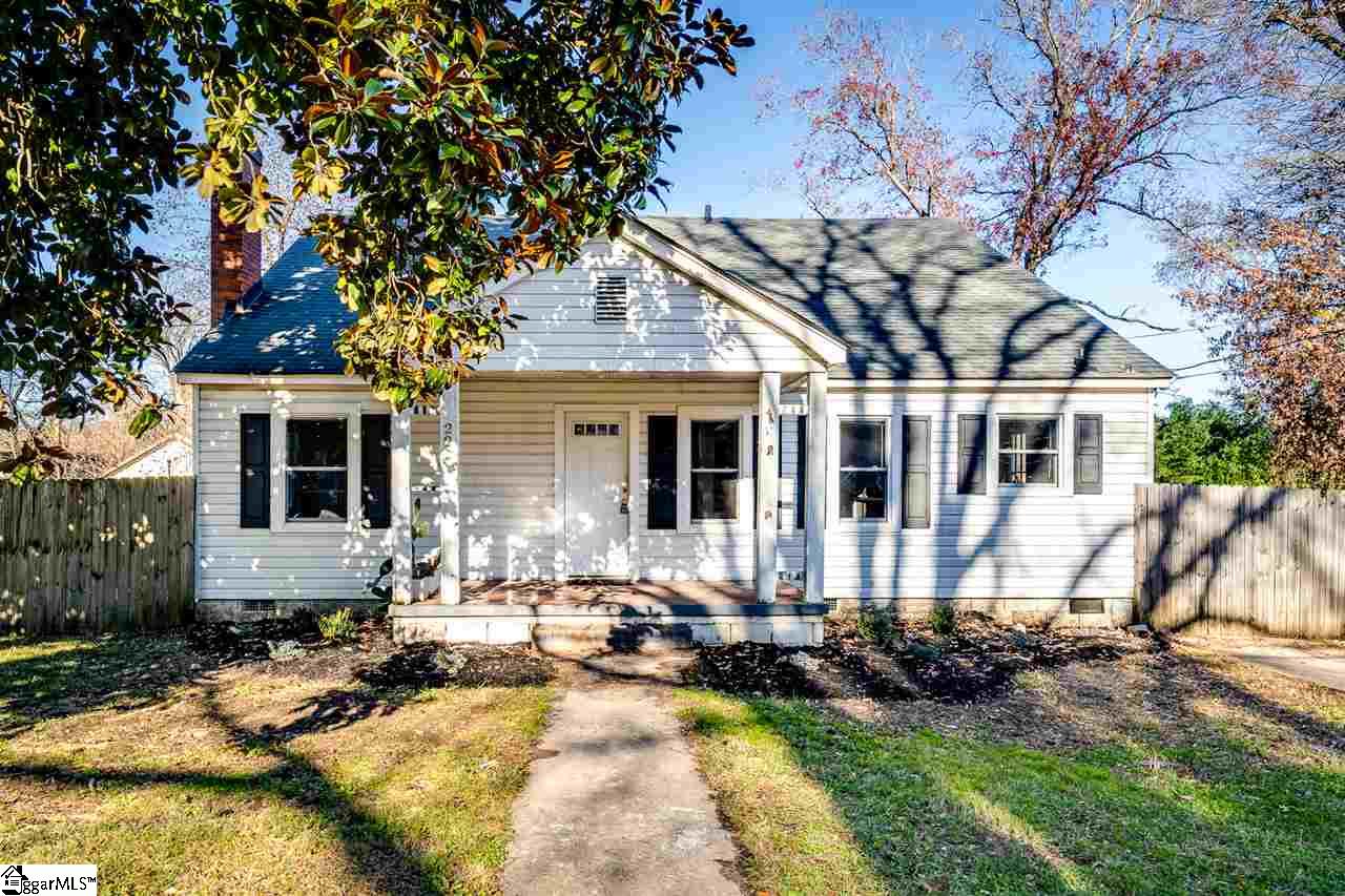 Property image 1 at 224 Heatherly Drive, Greenville, SC 29611