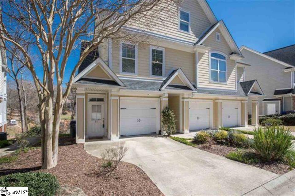 Property image 1 at 8 Edge Court, Greenville, SC 29609