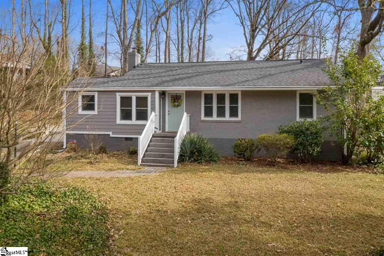 Property image 1 at 10 Meadow Crest Circle, Greenville, SC 29609