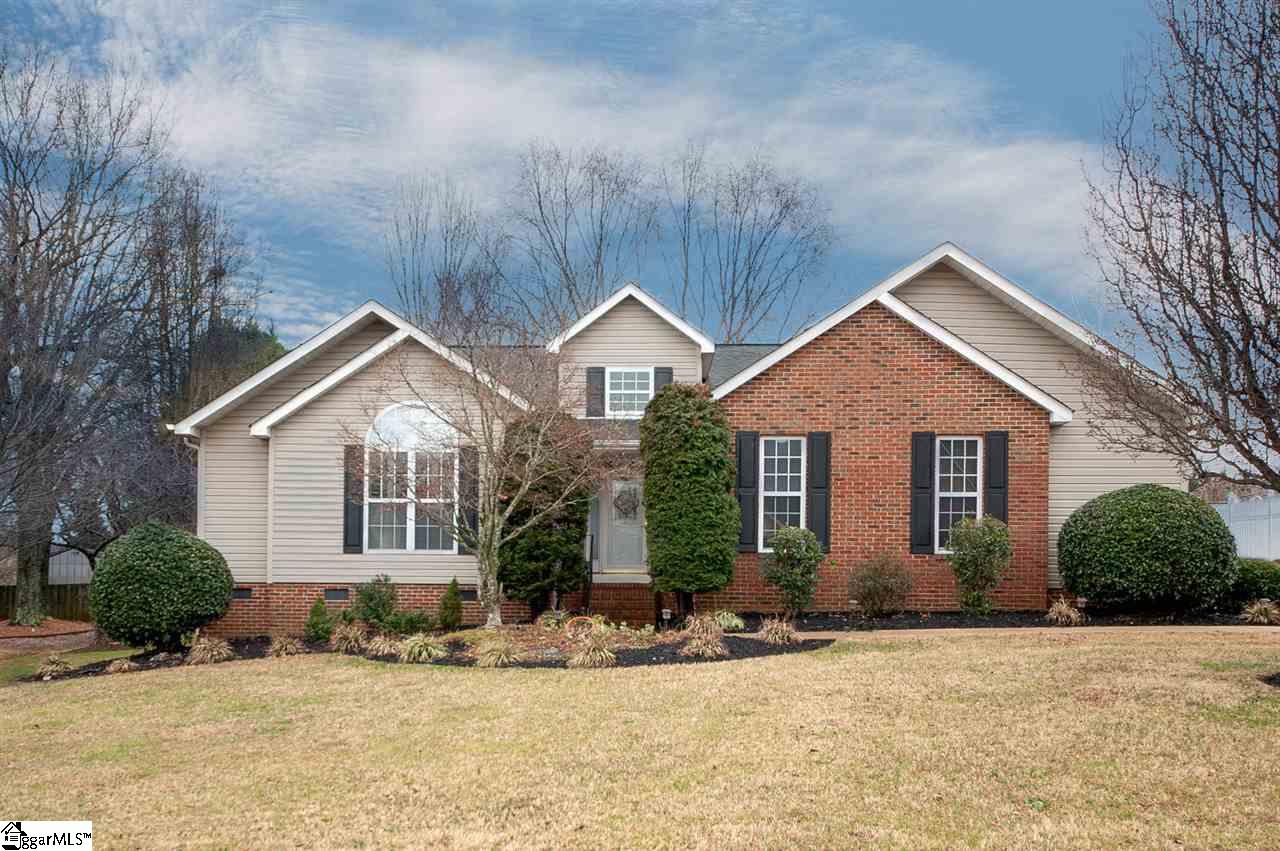 Property image 1 at 4 Fieldwood Lane, Simpsonville, SC 29681-1968