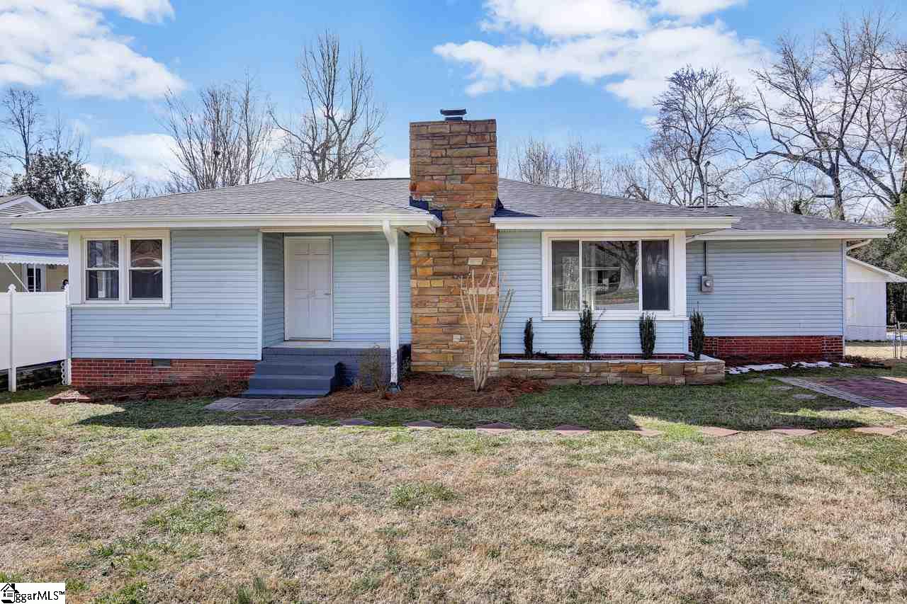 Property image 1 at 28 Cardinal Drive, Taylors, SC 29687