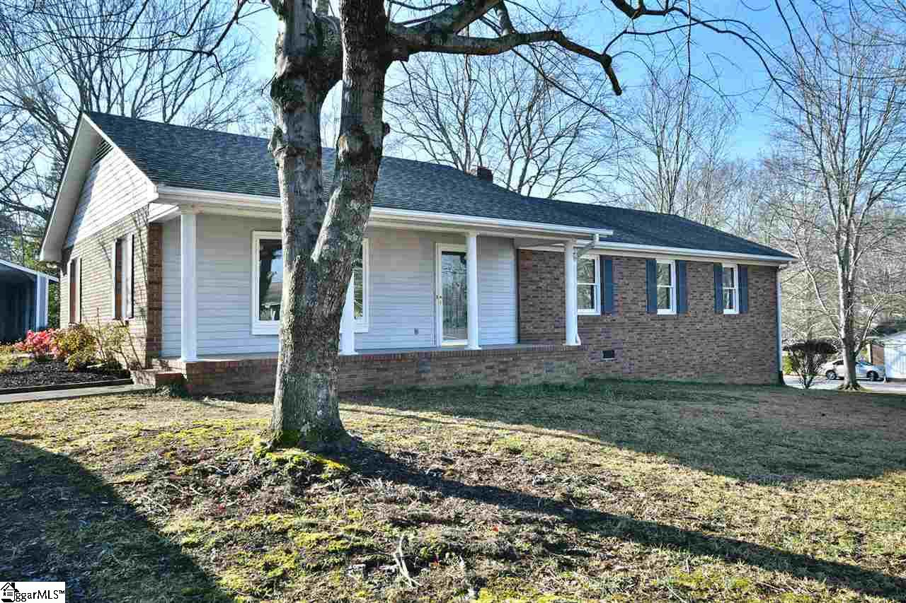 Property image 1 at 306 Oakfield Avenue, Easley, SC 29640