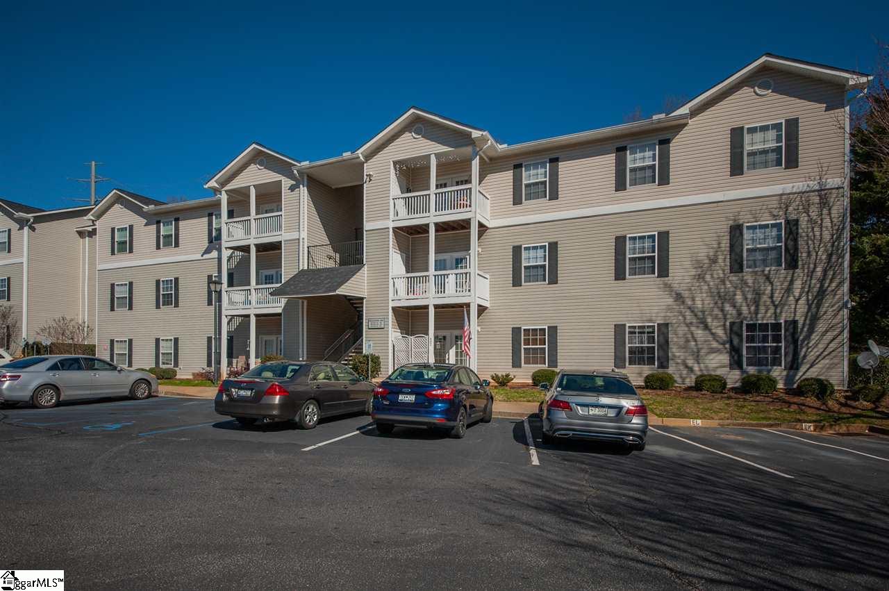 Property image 1 at 404 McKenna Circle, Greenville, SC 29615