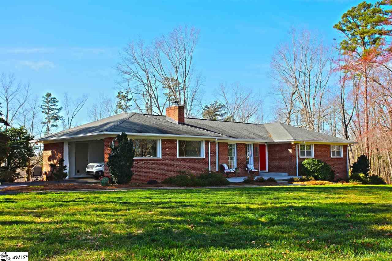 Property image 1 at 2814 N Bayshore Drive, Seneca, SC 29672