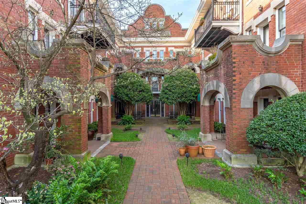 400 E Washington Street