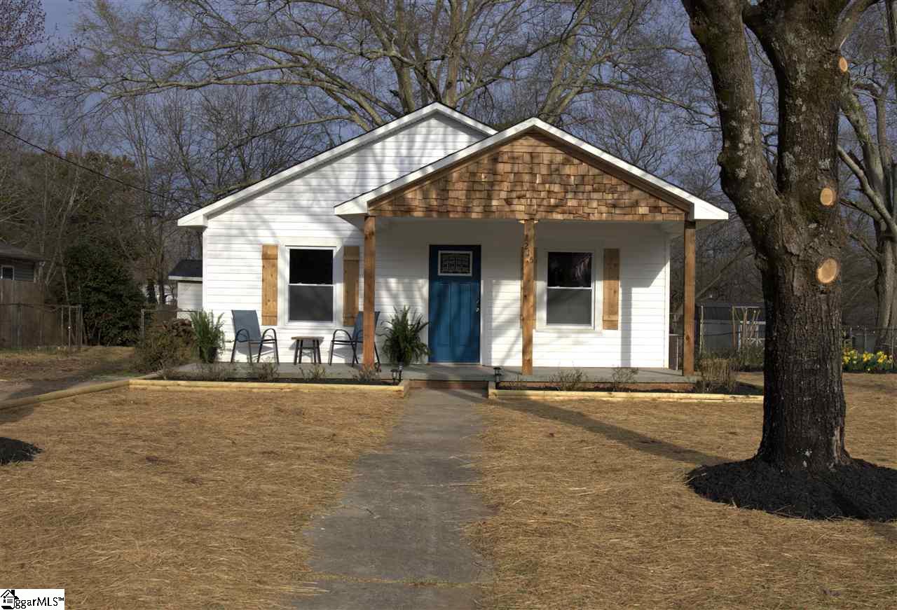 Property image 1 at 215 Nalley Street, Easley, SC 29640