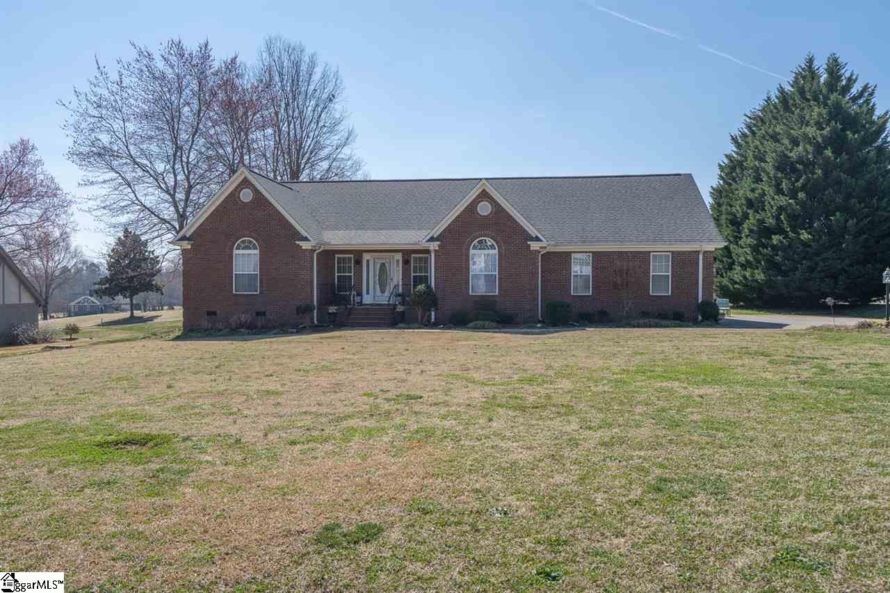 Property image 1 at 142 Royal Burgess Drive, Campobello, SC 29322