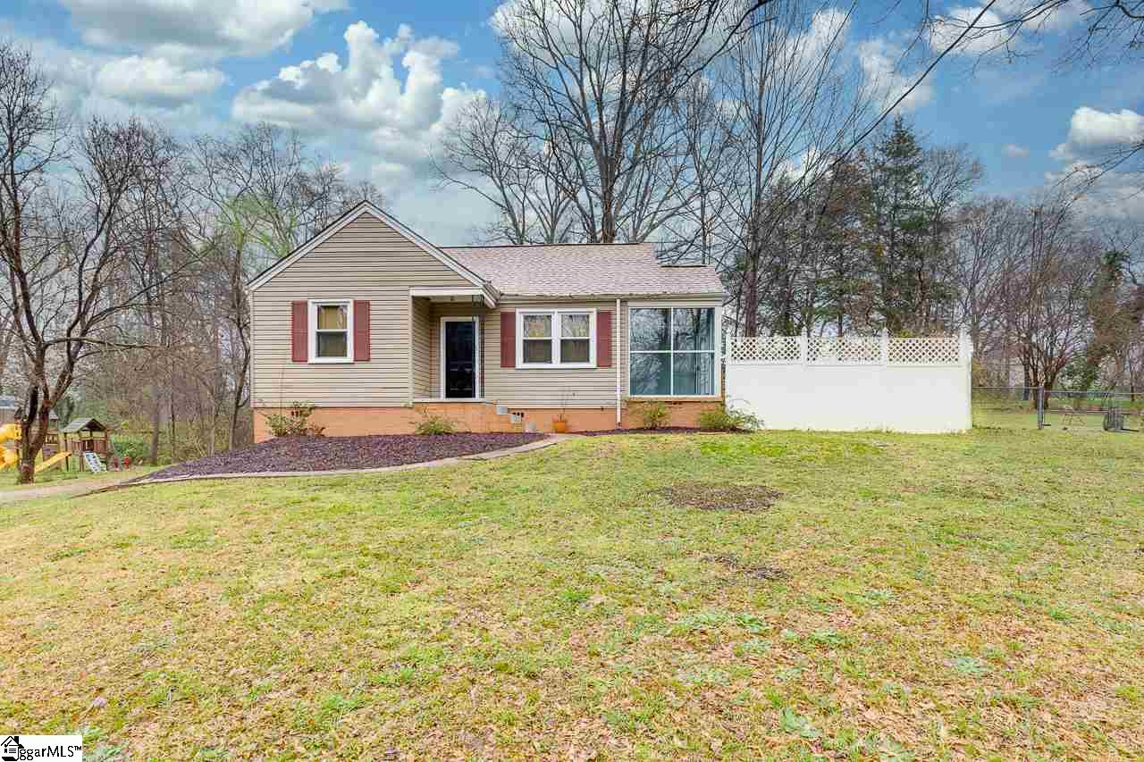 Property image 1 at 15 High Valley Boulevard, Greenville, SC 29605