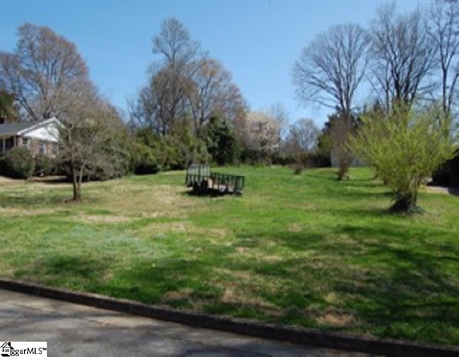 31 Lake Forest Drive