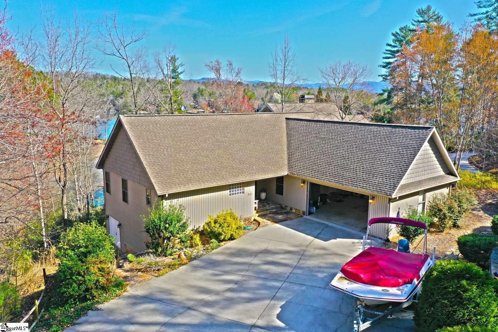 Property image 1 at 932 Bay Ridge Drive, Salem, SC 29676