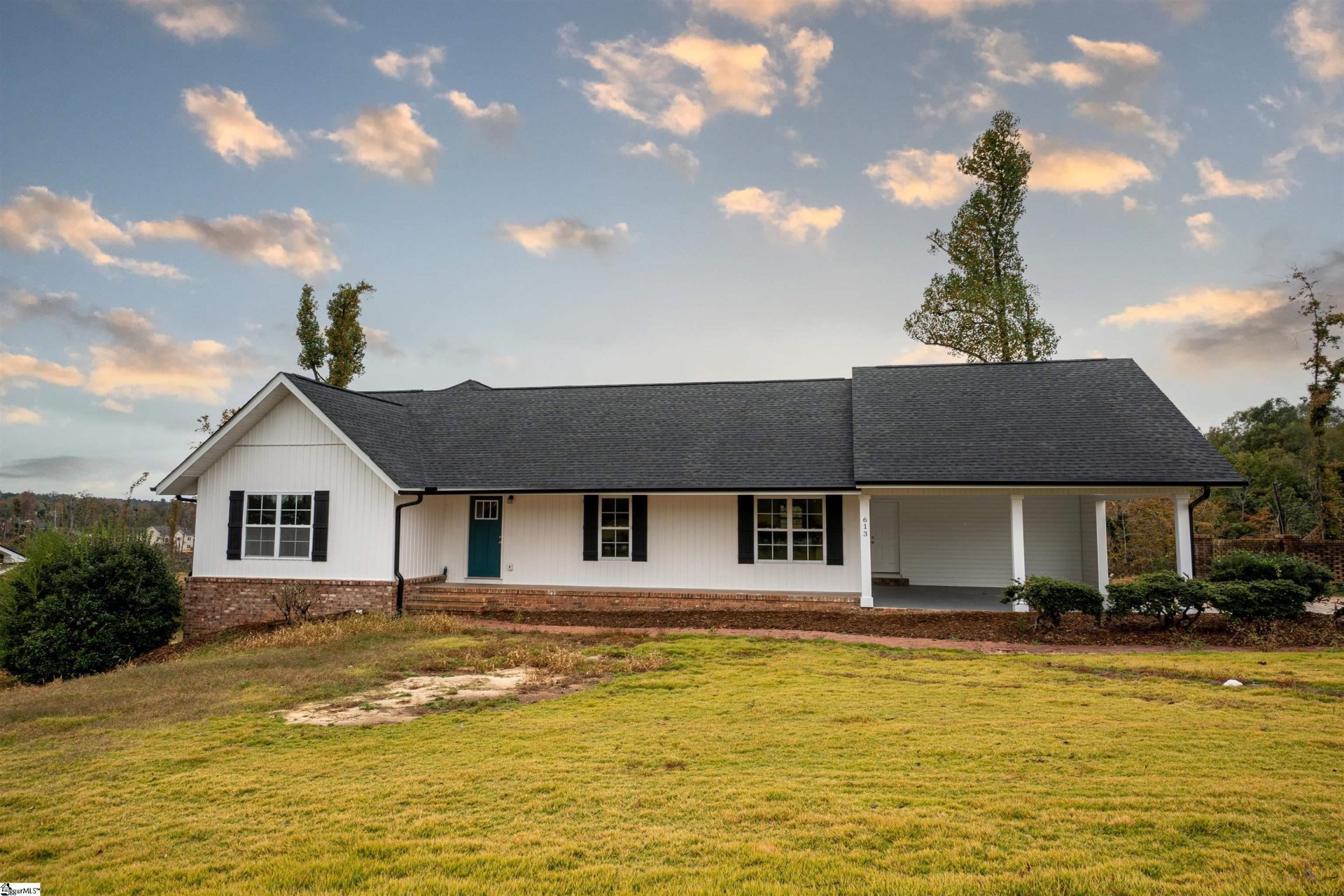 Property image 1 at 613 W Quincy Road, Seneca, SC 29678-3743