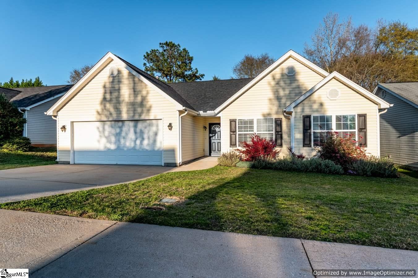 Property image 1 at 11 Landing Lane, Simpsonville, SC 29681