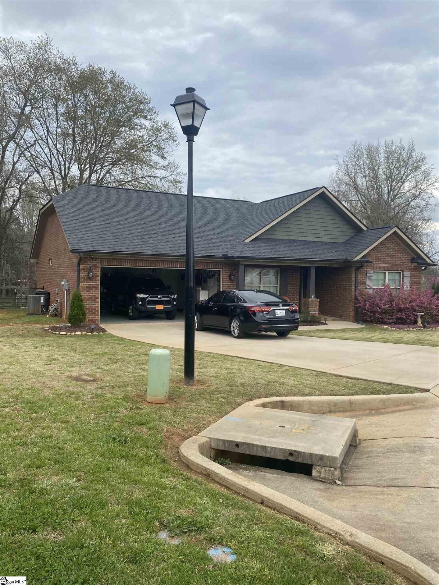 Property image 1 at 826 E Frank Bush Avenue, Inman, SC 29349