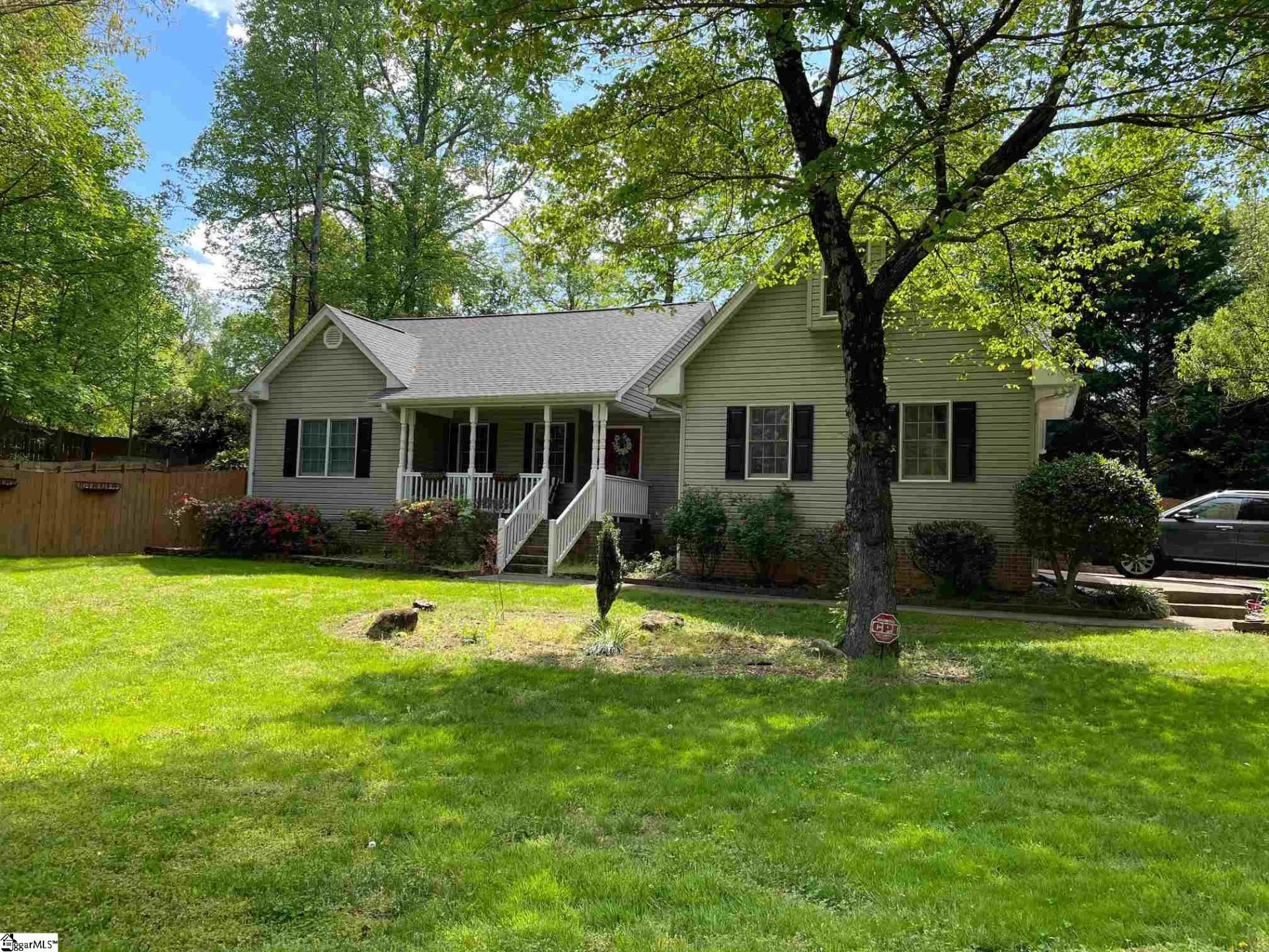 Property image 1 at 1 Old Oak Drive, Taylors, SC 29687