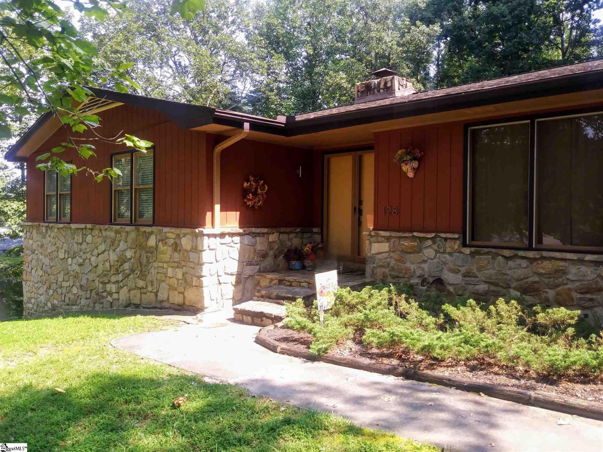 Property image 1 at 128 Stonegate Court, Easley, SC 29642