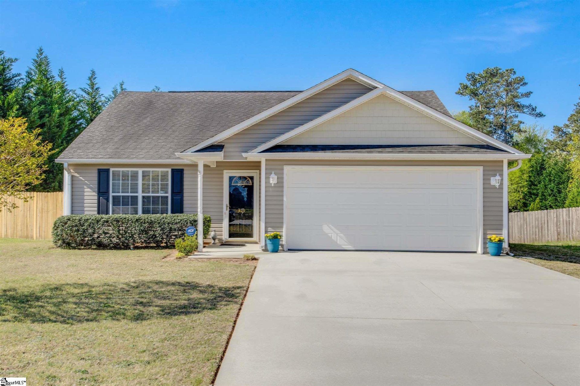 Property image 1 at 303 Shada Lane, Greenville, SC 29611-2068