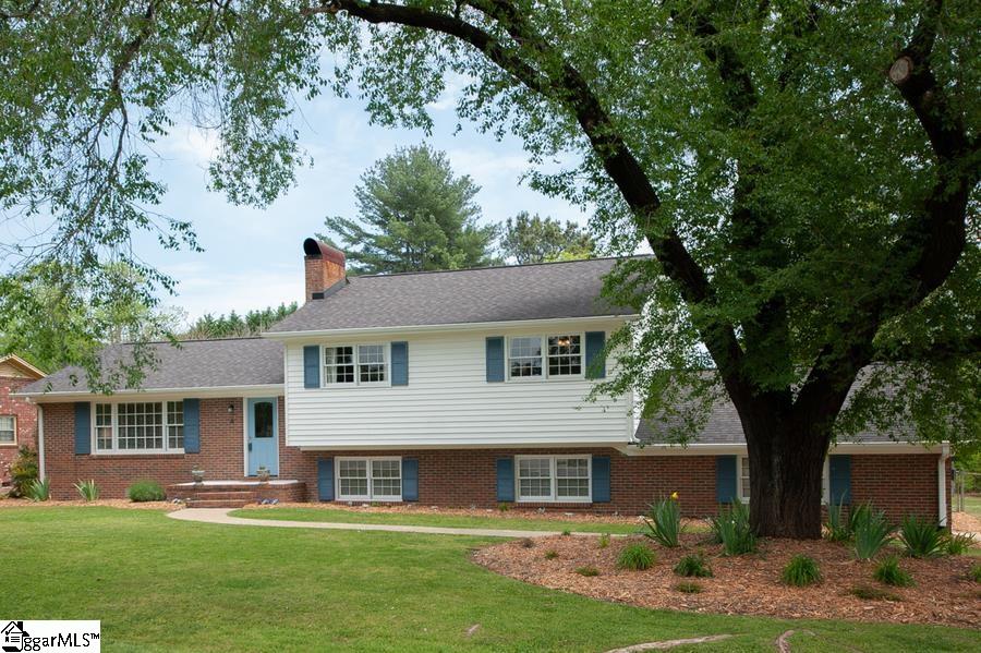 Property image 1 at 6 Cunningham Road, Taylors, SC 29687