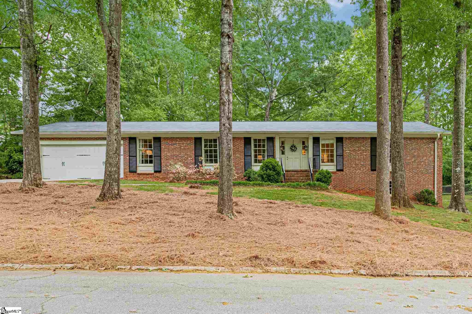 Property image 1 at 10 Queensbury Road, Greenville, SC 29617