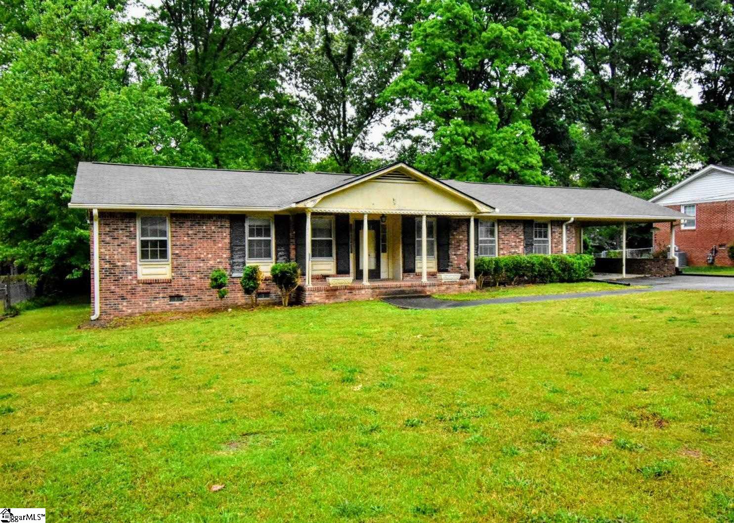 Property image 1 at 106 Bedford Drive, Taylors, SC 29687