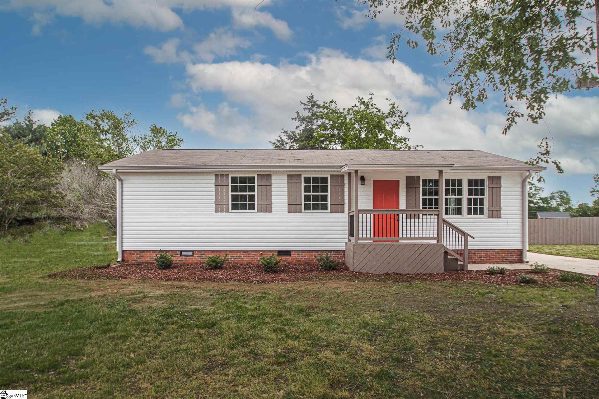 Property image 1 at 4 Melrose Road, Greenville, SC 29605