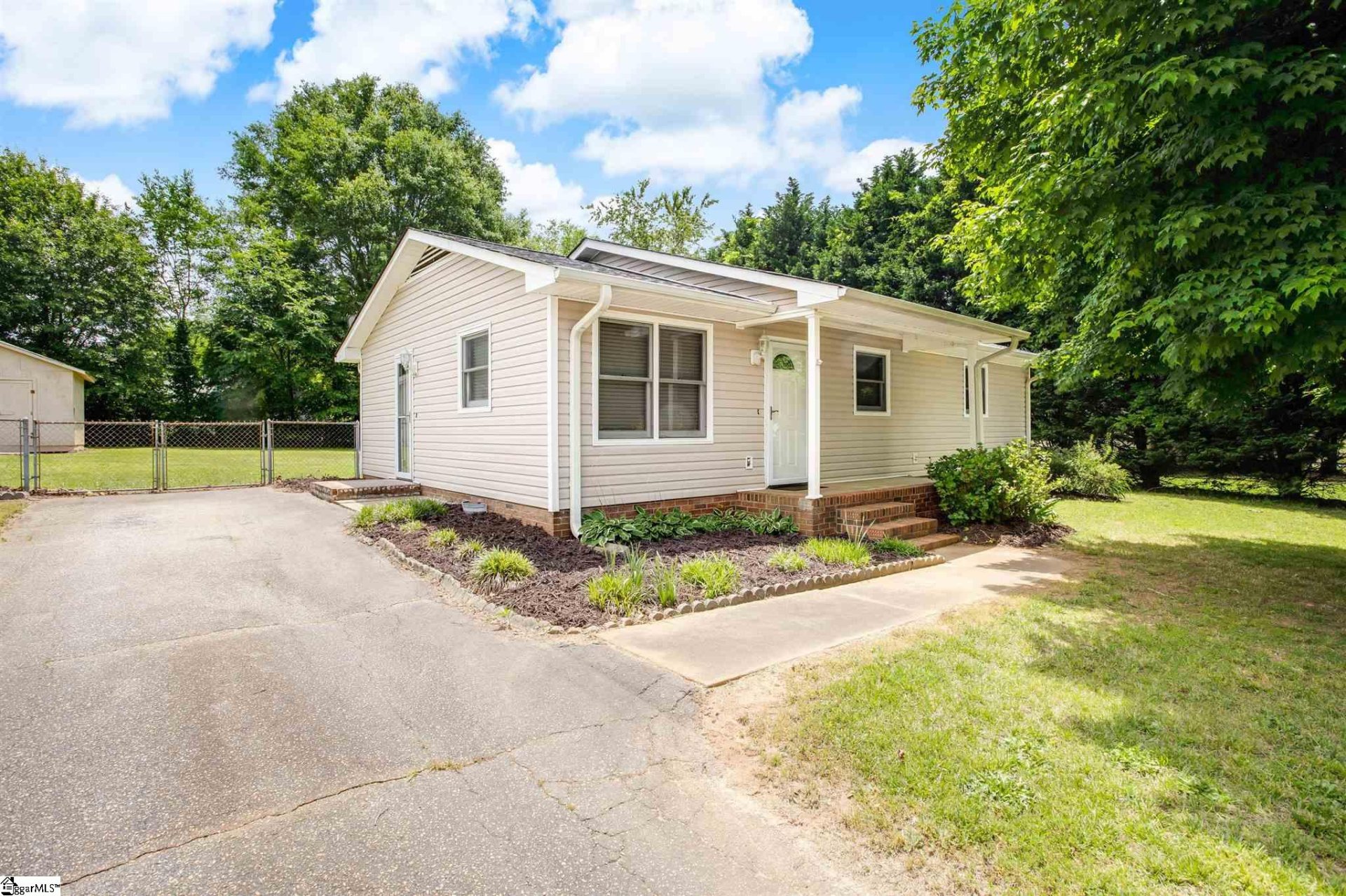 Property image 1 at 108 Stone Drive, Wellford, SC 29385