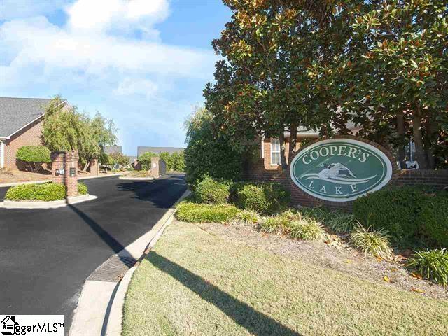 Property image 1 at 402 Hunting Creek Drive, Simpsonville, SC 29681