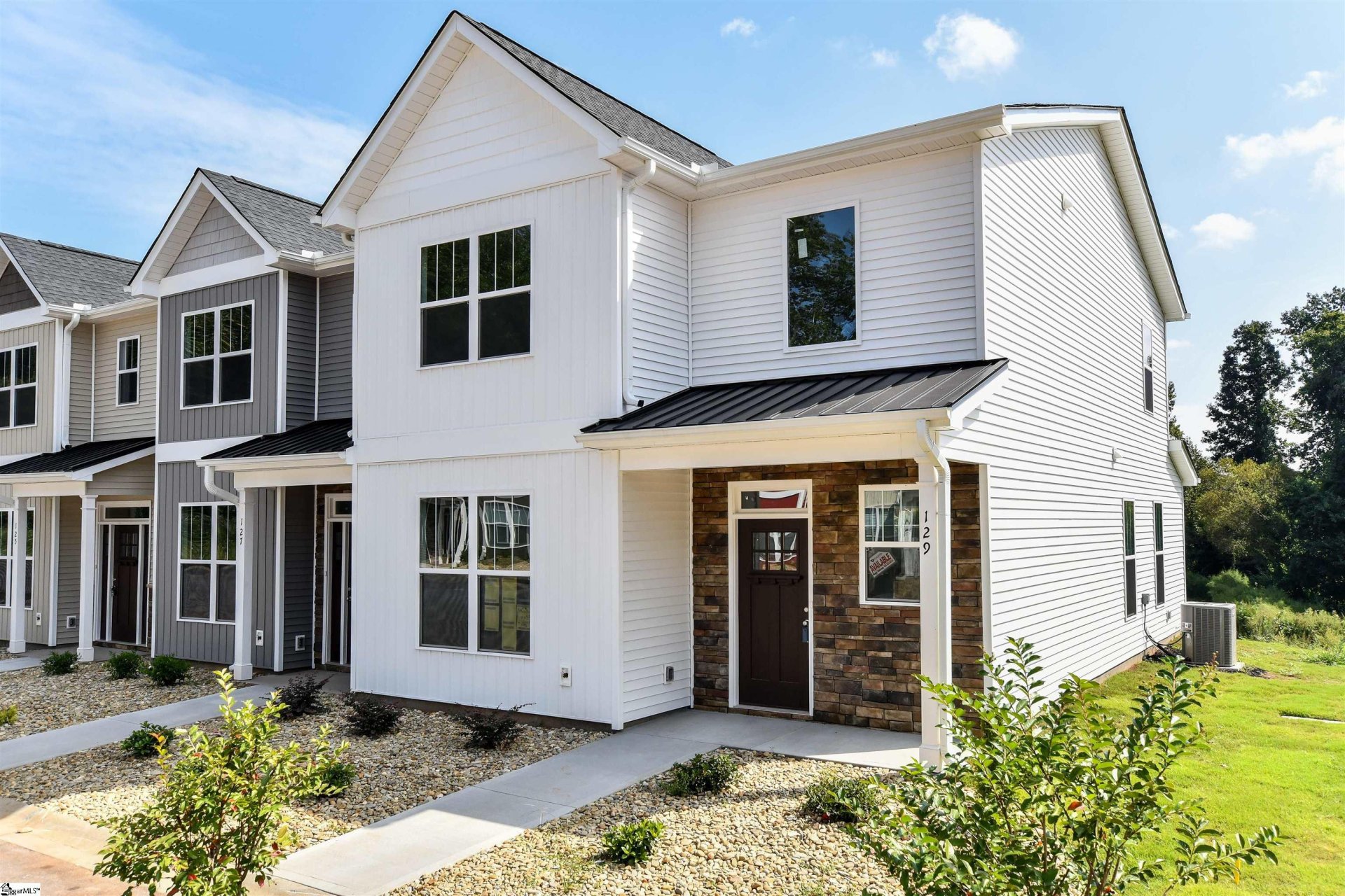 Property image 1 at 129 Creekland Way, Taylors, SC 29687