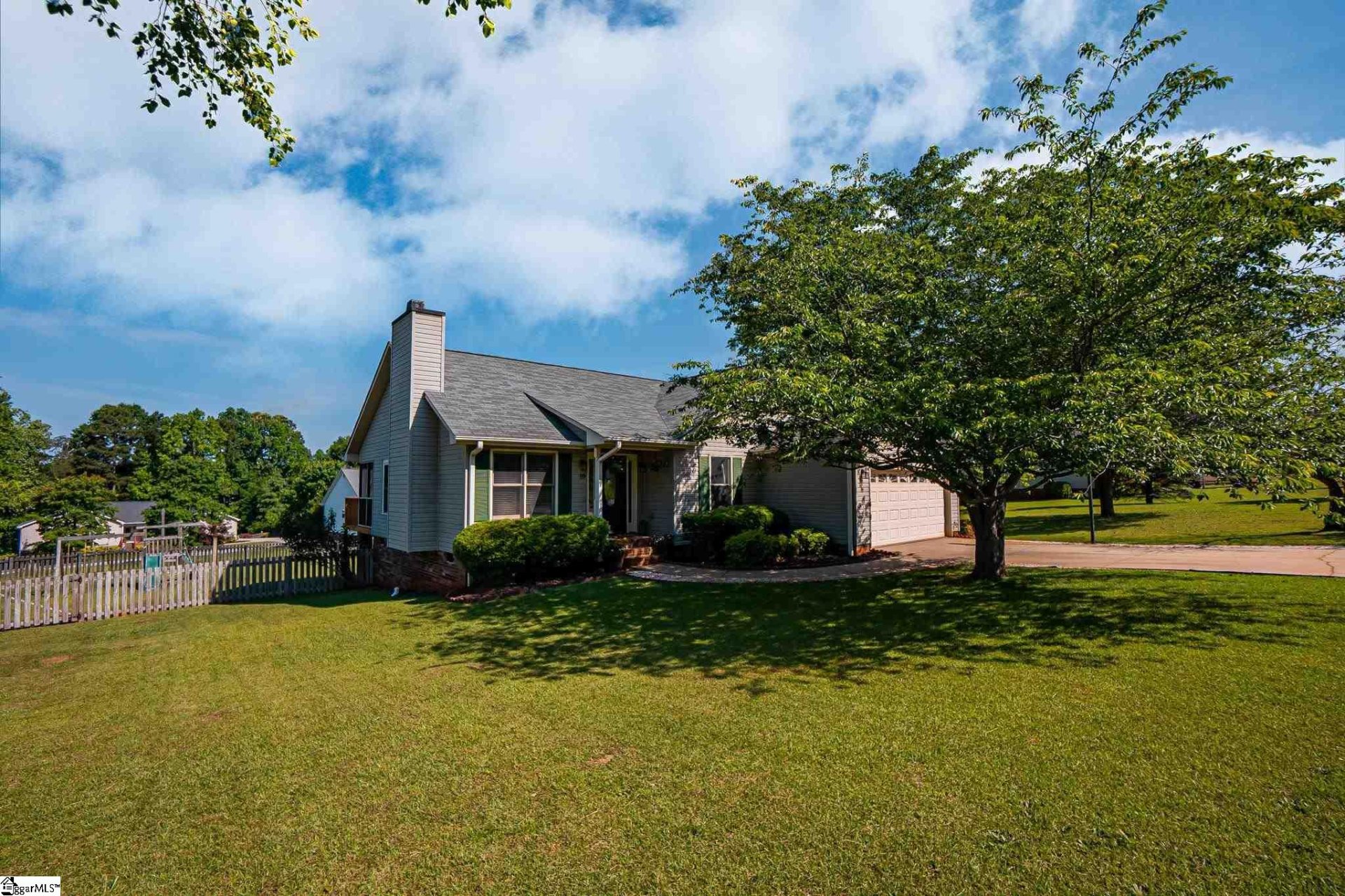 Property image 1 at 10 Otter Lane, Taylors, SC 29687