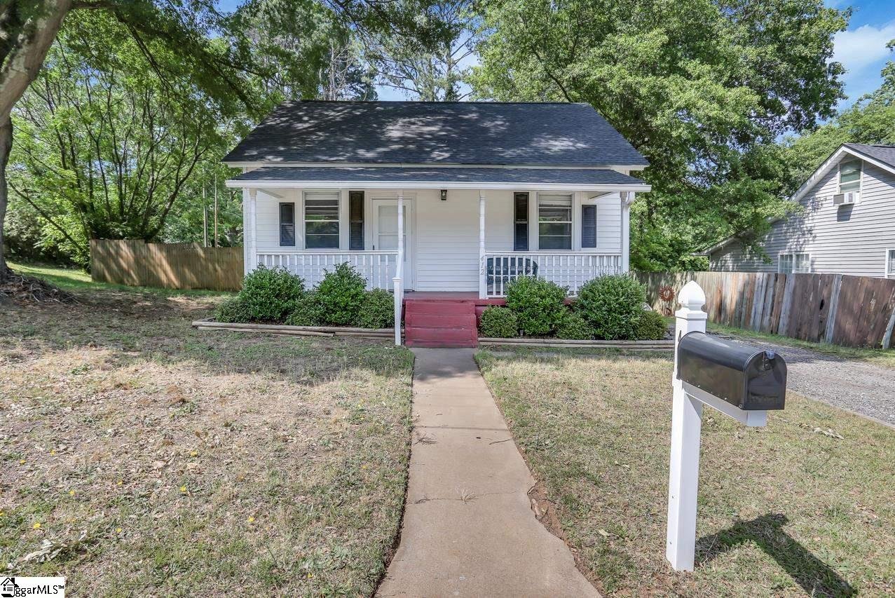 Property image 1 at 412 Connecticut Avenue, Greer, SC 29650